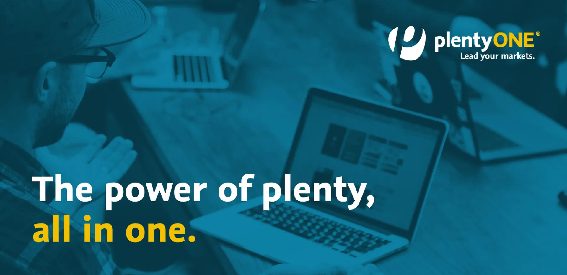 Campaign visual and application of the PlentyOne corporate design. Logo and corporate design by Machbar.