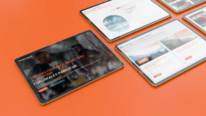 Mehrere Tablets auf orangefarbenem Hintergrund zeigen Marcapo-Webseiten mit Logos von Stihl und Heroes.
